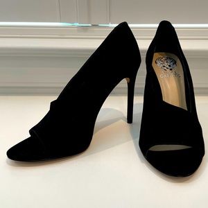 NWOT Vince Camuto Suede Heels